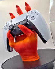 Scary Hand PS5 Controller Holder – Creepy & Functional Display Stand – ON FIRE