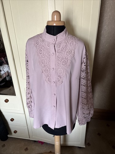 Ladies blouse size - pale, pink