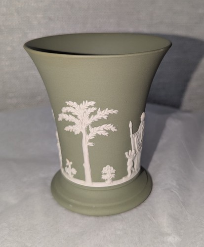 Wedgewood green jasperware - ,