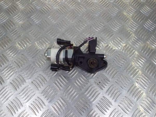 Right roof clamshell worm - right,