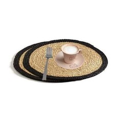 Round Jute Tablemats place