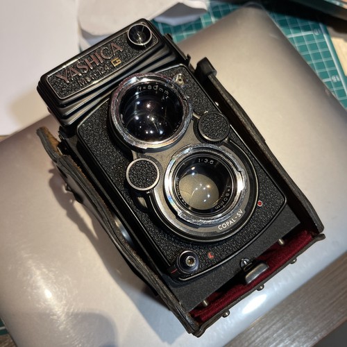Yashica mat 124g camera - mat,