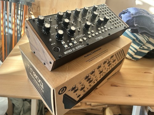 Moog mother semi - 32, semi-modular