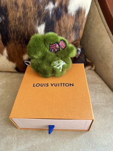 Louis vuitton lucky trefoil - louis,