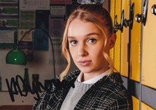 Hattie Dynevor   **HAND