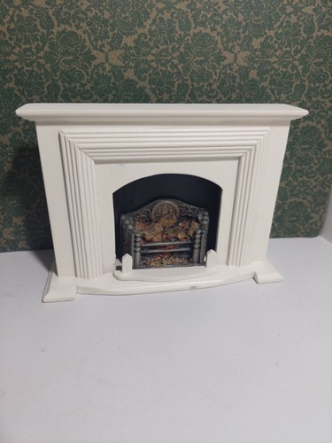 Dolls house 12th scale - house,
