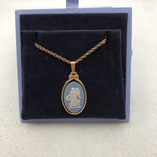 Wedgwood cameo pendant - cameo,