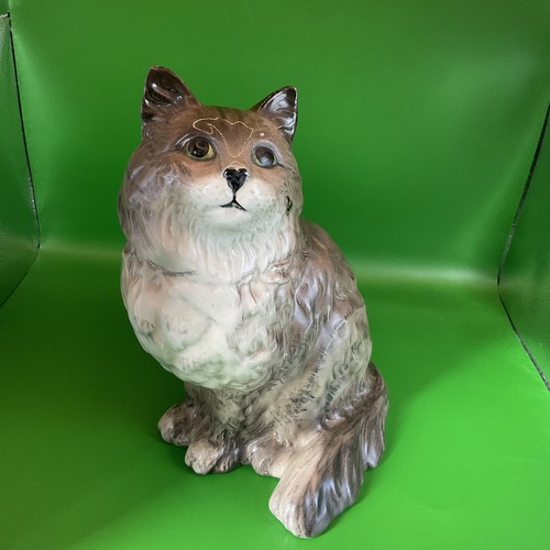 Large persian beswick - large, grey