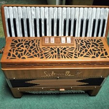 Saltarelle 120 Bass Piano Accordion - Cherry Wood - Hand Voices