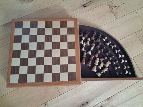 Vintage wooden staunton chess - wooden,