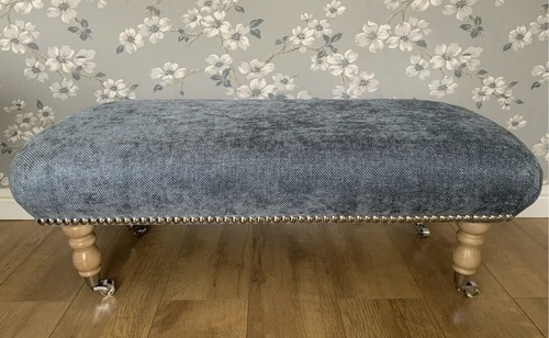 New footstool laura - in,