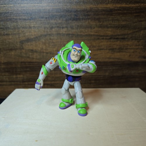 Buzz lightyear cake topper - lightyear,
