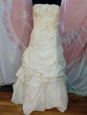 Wedding dress size 20 ivory
