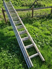 LARGE WICKES ALLUMINIUM TRIPLE EXTENSION LADDERS (3 X 12 RUNGS) * WITH DENTS *