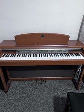 Yamaha Piano With Chair/Light