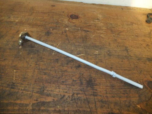 Land rover fuel tank outlet - land,