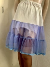 Pretty  Vintage 1950s White