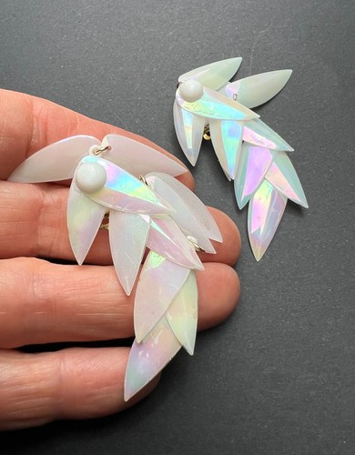 Shimmery iridescent vintage - iridescent,