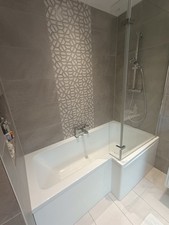 L Shaped Bath with screen 