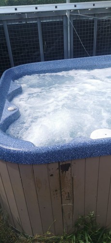 Hot tub - hot,