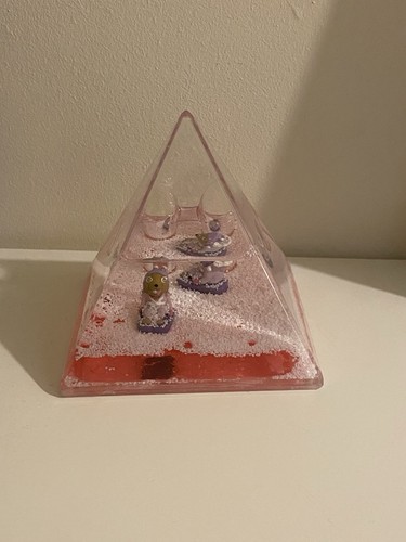 Pyramid snow globe - pyramid,