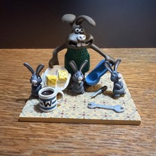 Wallace & Gromit Figures: Hutch from Curse of the Were-Rabbit + 3 bunnies etc