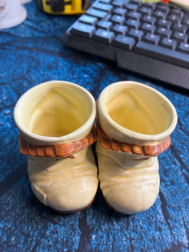 Matching pairnof vintage - a,