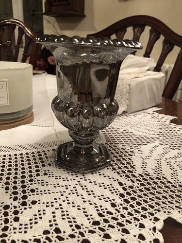 Parlane small glass urn - small,