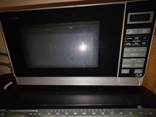 Sharp 800W Solo Microwave Silver digital display, turntable