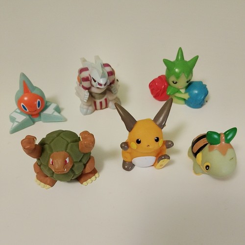 Bandai pokemon figures 2006 - figures,