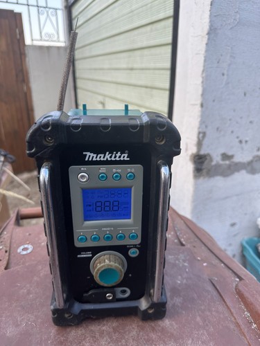 Makita bmr100 18v job - fm/am,