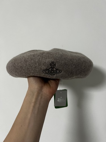 Vivienne weatwood beret beige - vivienne,