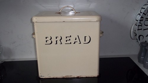 Enamel cream bread - enamel,