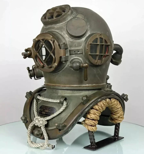 Deep sea divers - deep, helmet