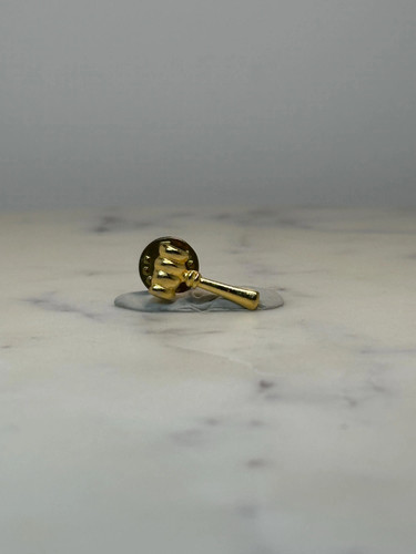 Vintage gavel lapel pin - pin:, gold