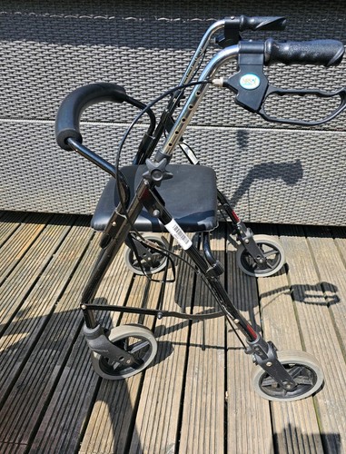 Wheel mobility walker with - wheel,