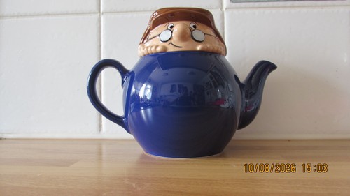 Tetley tea peeking gaffer - tetley,