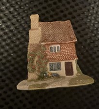 VINTAGE PRIMROSE HILL COTTAGE