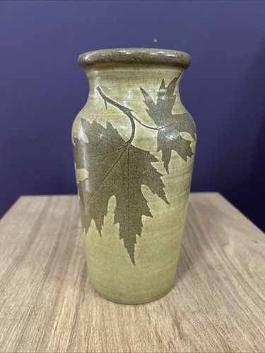 Art pottery vase makers - art,