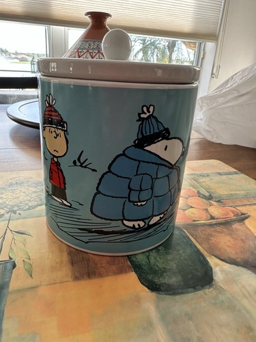 Peanuts biscuit barrel ceramic - biscuit,