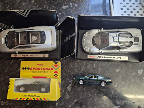 Maisto diecast sportscar - 1:18,