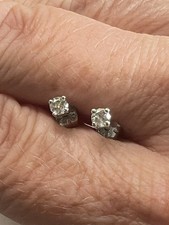 9ct White Gold Brilliant Cut 0.20ct Natural Diamond Stud Earrings (136/109)