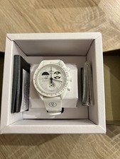 OMEGA x Swatch Snoopy