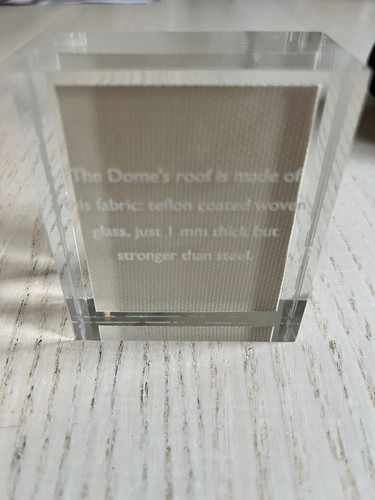 Paperweight dome year 2000 - year,