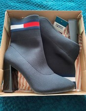 tommy hilfiger women heeled