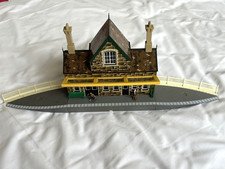 Hornby R507 Booking Hall with