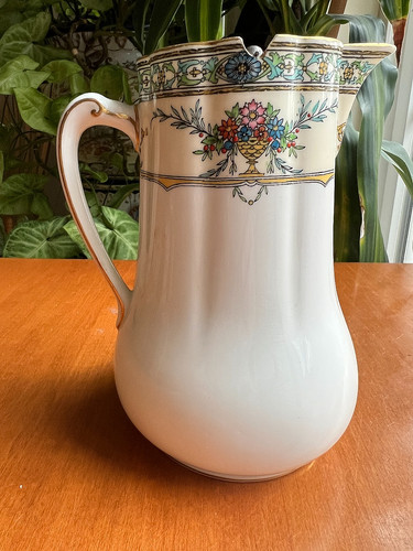 Minton syrup pitcher - syrup, w/