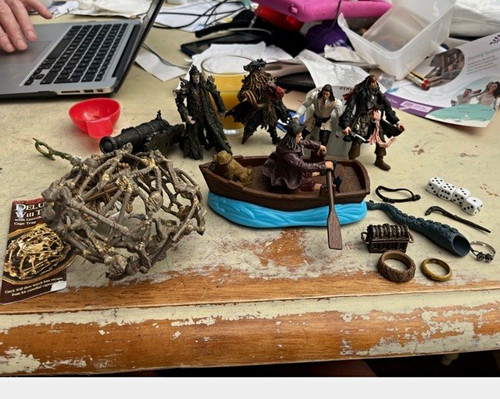 Pirates the caribbean toy - pirates, of