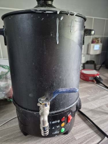 Wax melt furnace with some - wax,