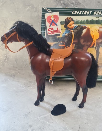 Sindy vintage chestnut horse - vintage,